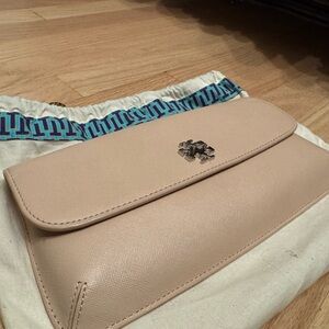 Tory Burch  beige clutch